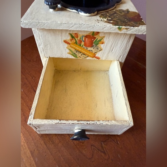Vintage Gretchen Coffee Grinder With Drawer Cottagecore - Picture 4 of 10